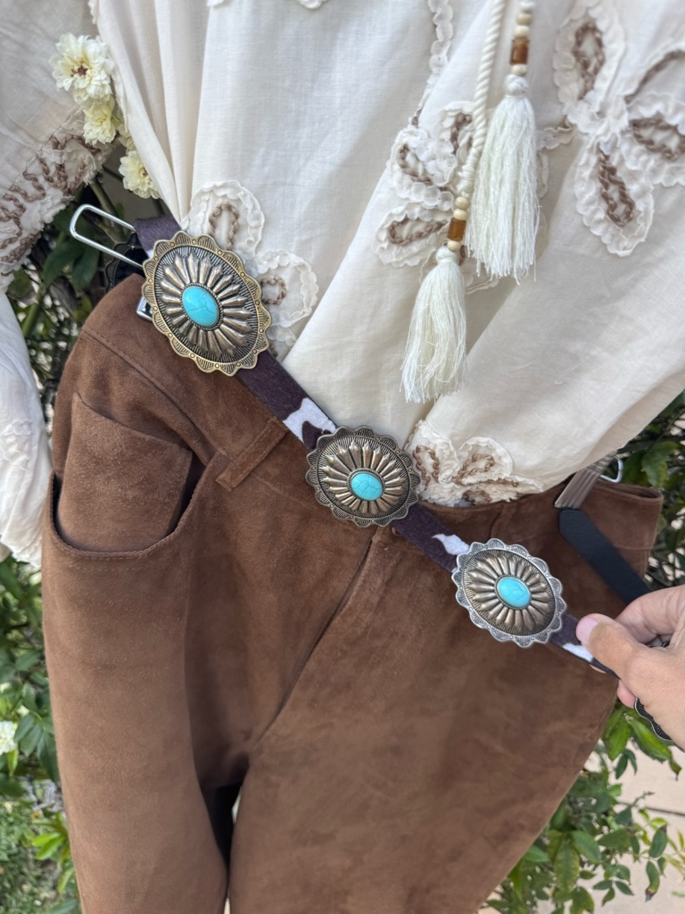 Faux Turquoise Conch Cowhide Western Belt - Women Accessories - Picture 3 of 3